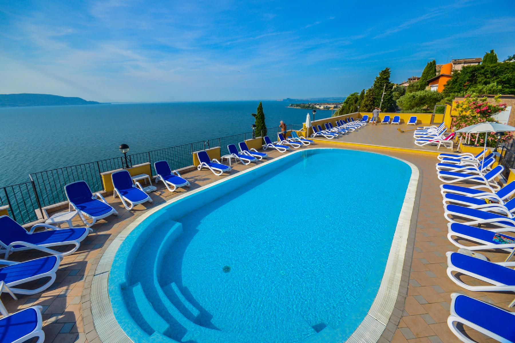 Pool Pool