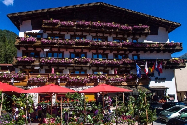 Apartment and Chalet 