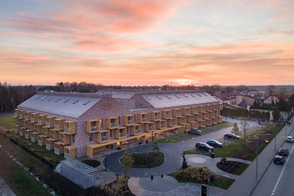 Hotel Exterior 
