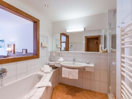 Apartment and Chalet 