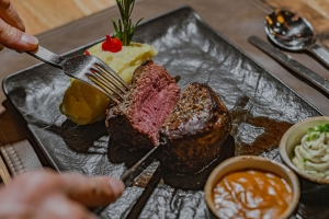 Restaurant PLACE TO MEAT  Restaurant PLACE TO MEAT