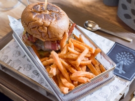 Restaurant PLACE TO MEAT 