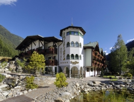 Apartment and Chalet  Apartment and Chalet