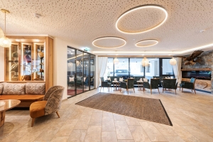 Reception & Lobby 