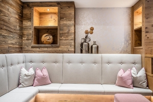 Reception & Lobby 